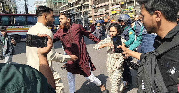 বায়তুল মোকাররমে নিষিদ্ধ হিযবুতের মিছিল থেকে আটক ২